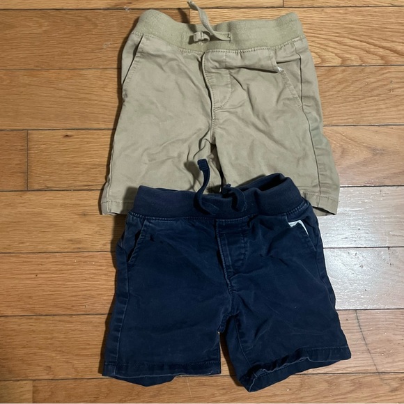 Bundle of 4, GAP shorts 2T - Picture 4 of 6